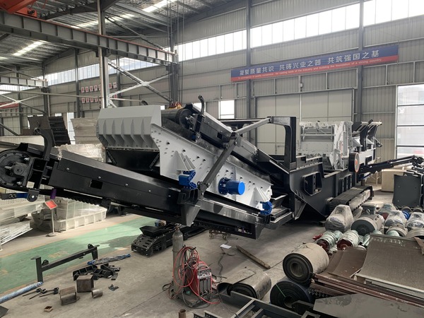 China Portable Stone Concrete Crusher Price Crawler Mobile Impact Crusher for Sale