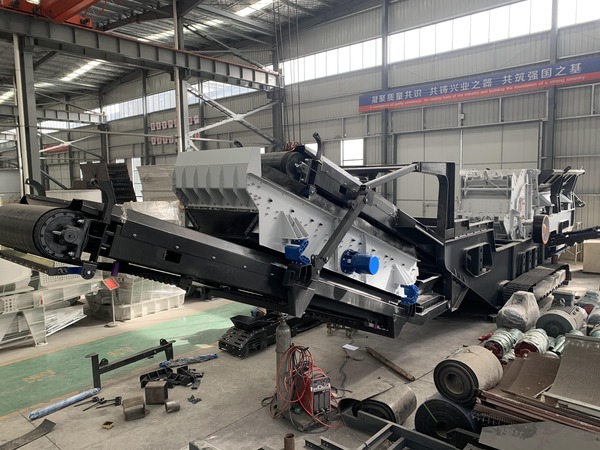China Track Mobile Crusher Station Mobile Impact Stone Crusher with Vibrating Screen