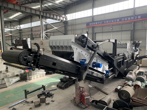 Tracked Mobile Concrete Impact Crusher Mobile Stone Crushing and Screening Plant For Sale In Zimbabwe