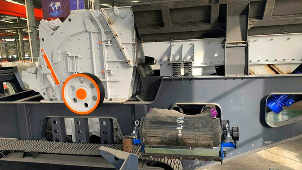 High Quality Mobile Crusher Machine Tracked Jaw Crusher Rock Mobile Impact Crusher for Sale