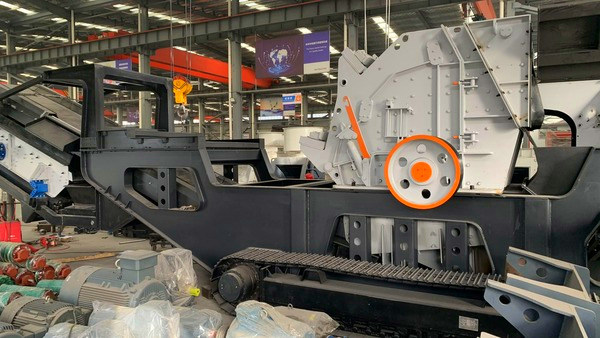 Factory Price 100 tph -150 tph mobile impact crusher for building waste concrete recycling on Sale