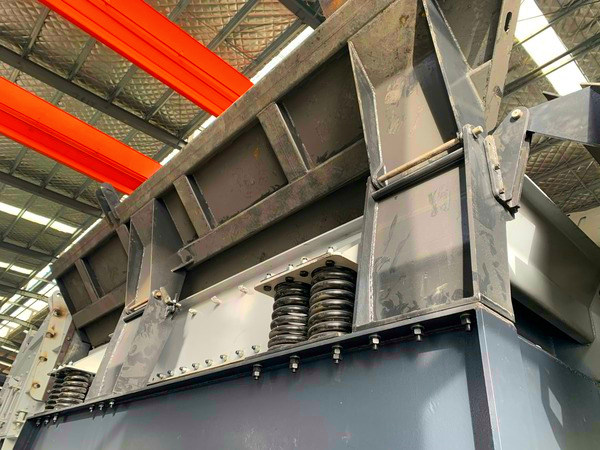 High Efficiency Crawler Limestone Tracked Mobile Impact Crusher for Sale