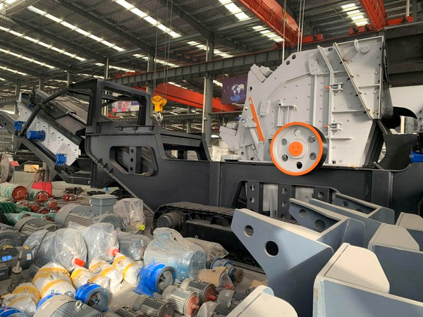 Quarry Track Mounted Mobile Rock Crusher Tracked Mobile Concrete Impact Crusher for Sale